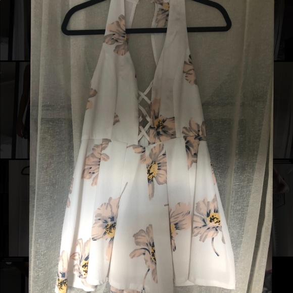 A summer romper - Picture 2 of 2